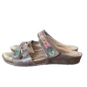 L’Artiste Spring Step Freesia Hand Painted Adjustable Sandals Size 40 US 9